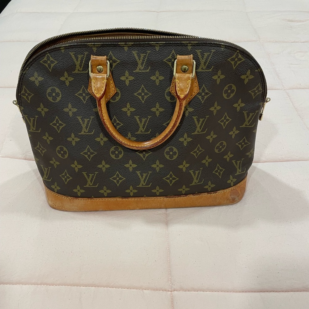 Authentic Louis Vuitton Alma PM